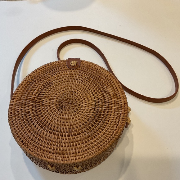 Handwoven Round Woven Shoulder Bag with Leather Handle - Picture 1 of 7